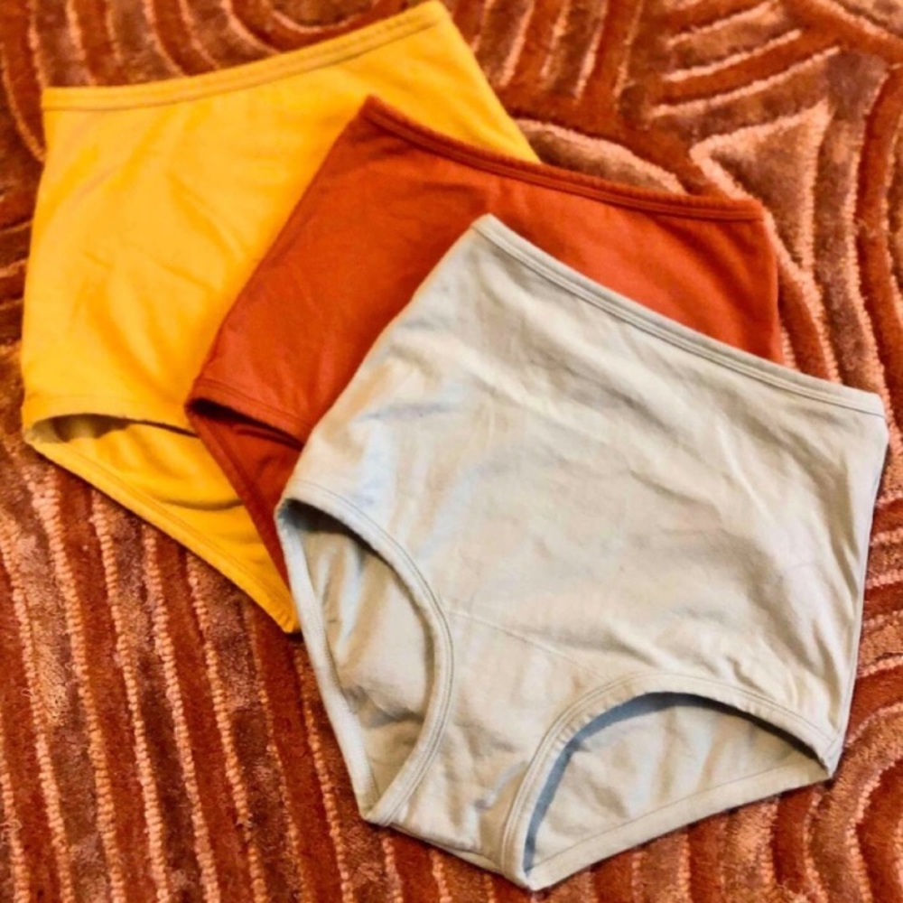 Bundle of 3 ARQ high rise undies